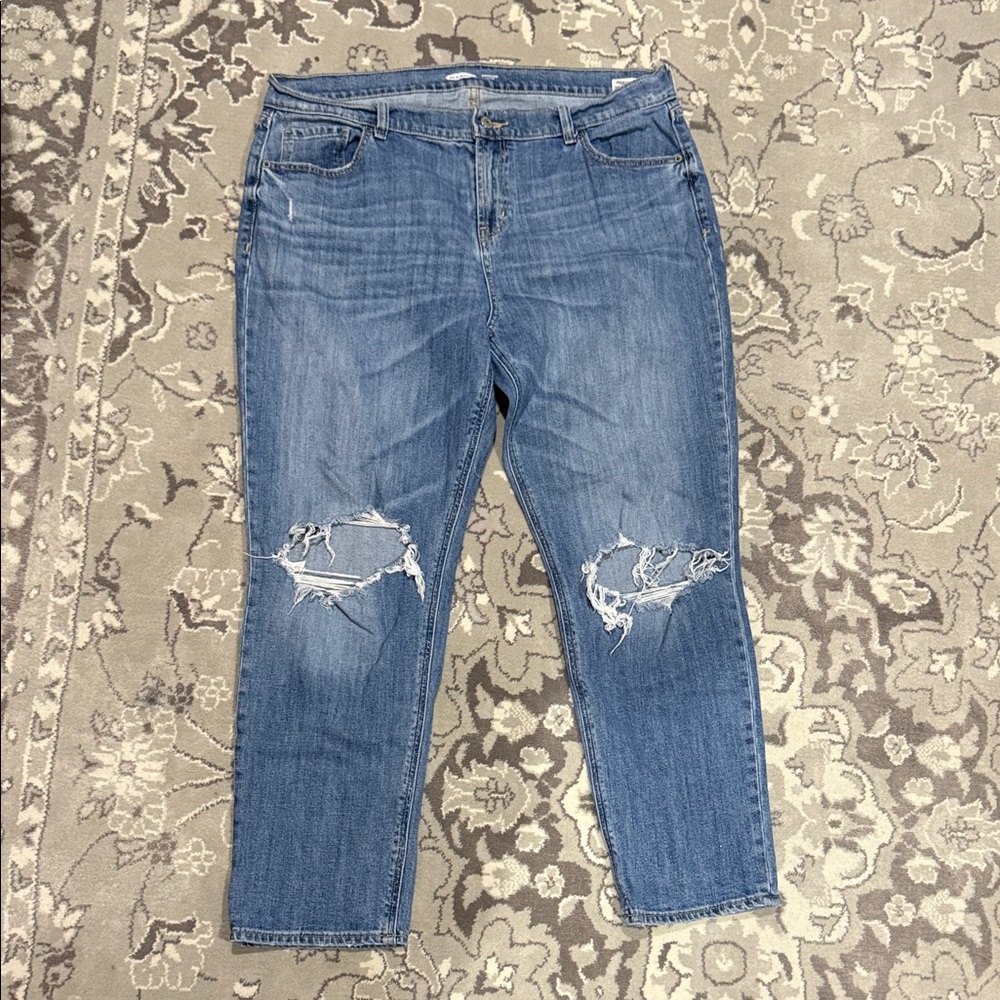 Old Navy Light Blue Distressed Ankle Jeans